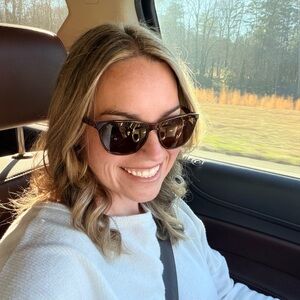 Meet your Posher, Brooke